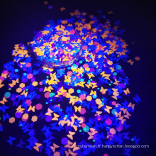 2020 Ventes chaudes! Aurora Glitter change la couleur sous la lumière UV Light Glow dans le papillon de lune étoile de paillettes de polyester foncé pour l&#39;ornement